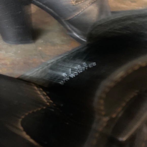 Born Black Leather Mules Stitching Heel Classic Casual Sz 6 - Picture 2 of 11